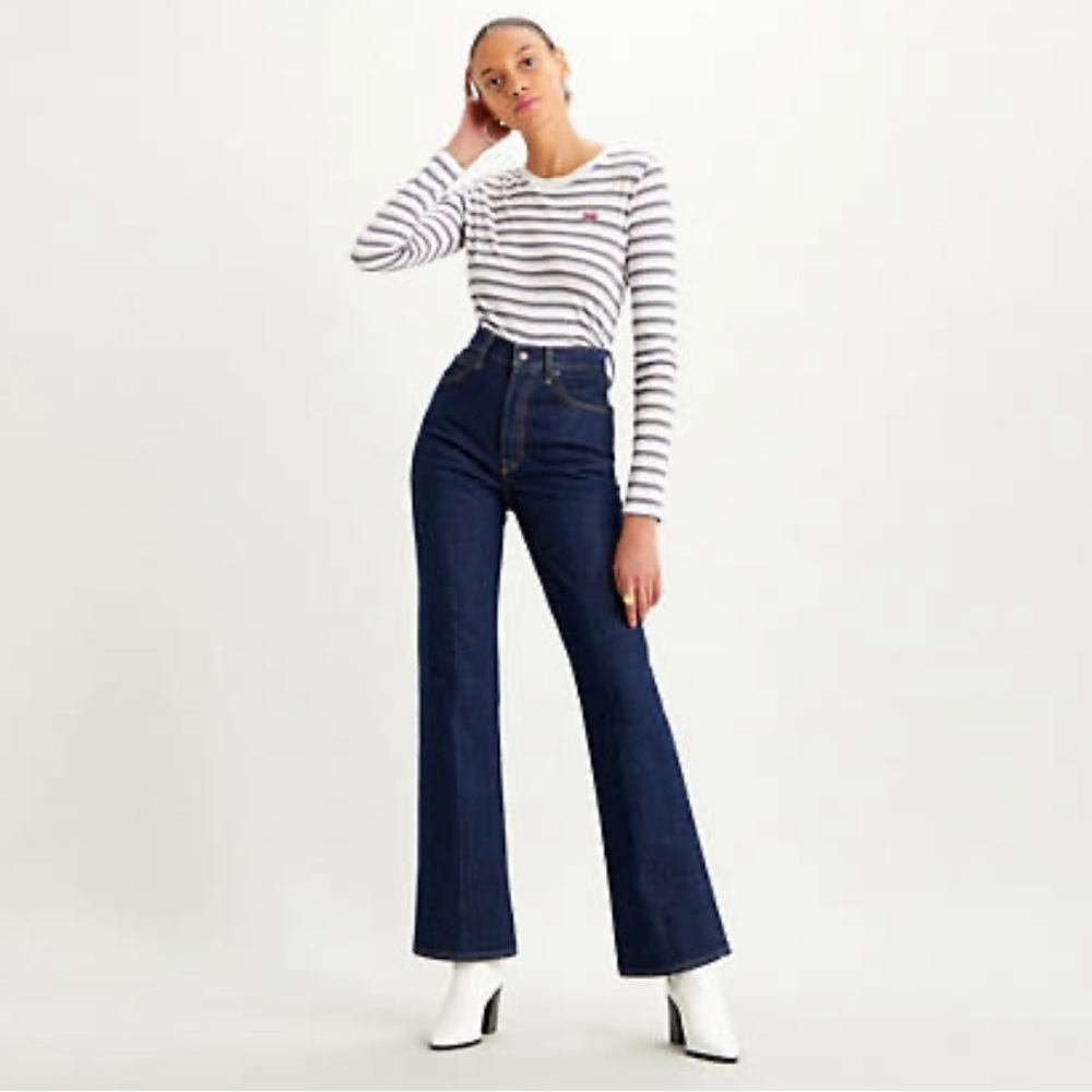 Levi’s ribcage bootcut jeans 25